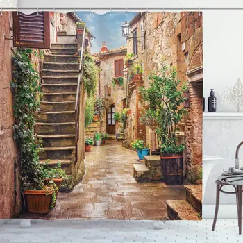 Завеса за душ Изглед към старата средиземноморска улица с каменни скални къщи в италианския град Селски печат плат плат баня завеса