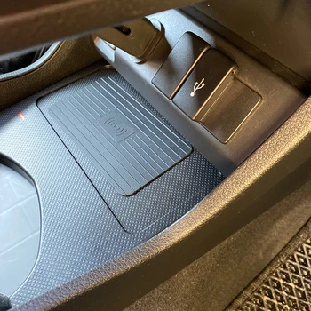 15W Car QI безжично зарядно бързо зарядно безжично зарядно устройство за безжично зарядно устройство за зареждане панел за Honda HRV XRV Vezel 2015-2019